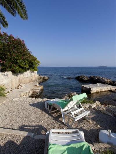 4 Bedroom seaside Villa with Pool in Orebic, Sleeps 7-8
