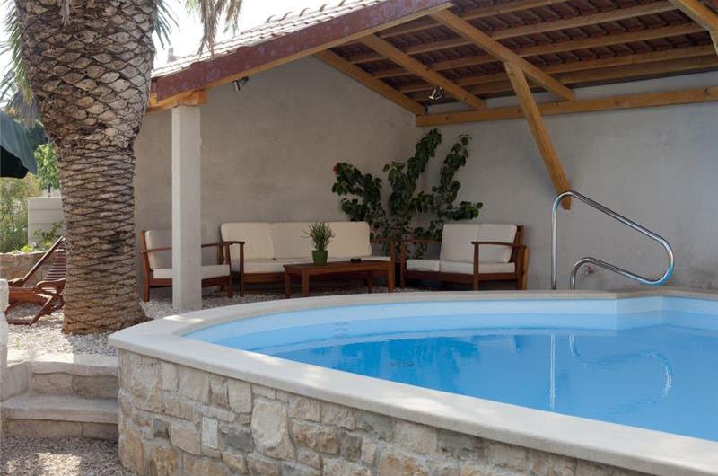 4 Bedroom seaside Villa with Pool in Orebic, Sleeps 7-8
