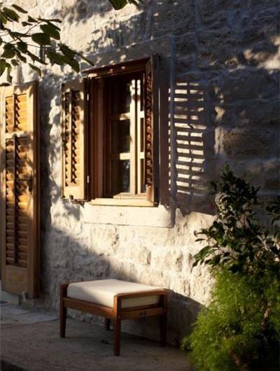 4 Bedroom seaside Villa with Pool in Orebic, Sleeps 7-8