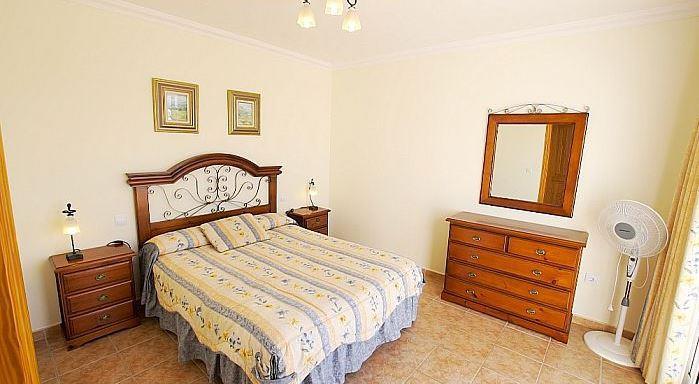 4 Bedroom Villa with Pool in Costa Teguise, Sleeps 8-9