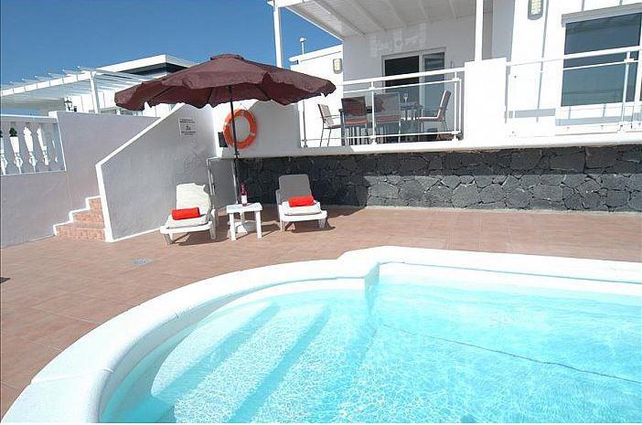 3 Bedroom Villa with Pool in Puerto del Carmen, Sleeps 6-7