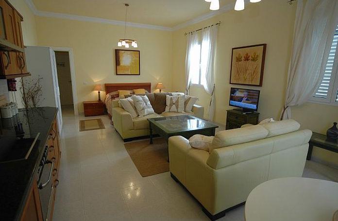3 Bedroom Villa with Self-Contained Studio Apartment in Puerto Calero, Sleeps 8