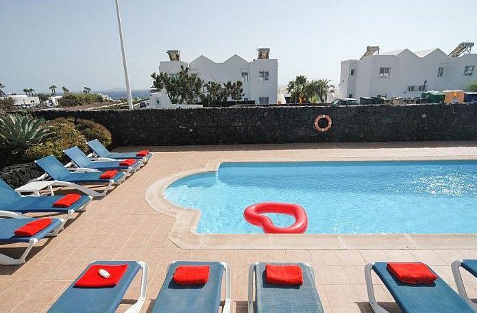5 Bedroom Villa with Pool in Playa Blanca, Sleeps 11-12