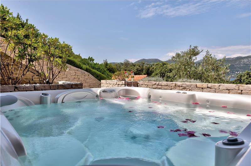 2 x 3 Bedroom Villas with Sea Views and Pools on Korcula Island, Sleeps 6 