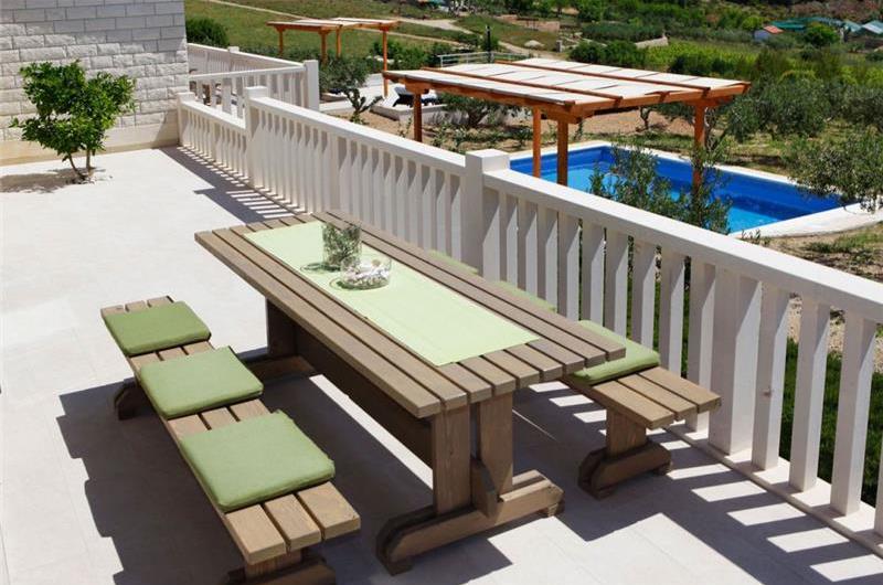 8 Bedroom Villa with Pool in Bol, sleeps 16 - 20