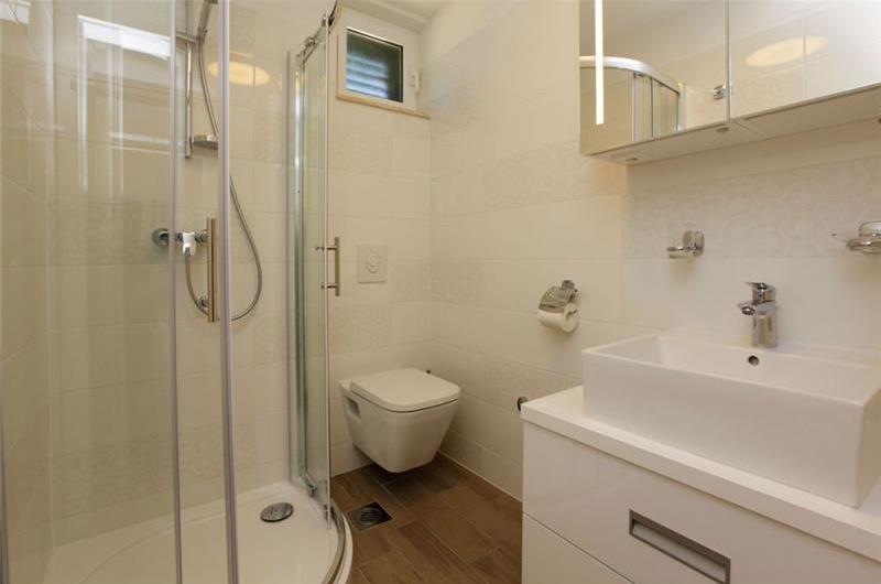 8 Bedroom Villa with Pool in Bol, sleeps 16 - 20