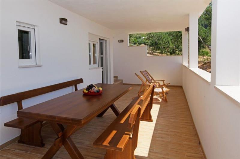 8 Bedroom Villa with Pool in Bol, sleeps 16 - 20