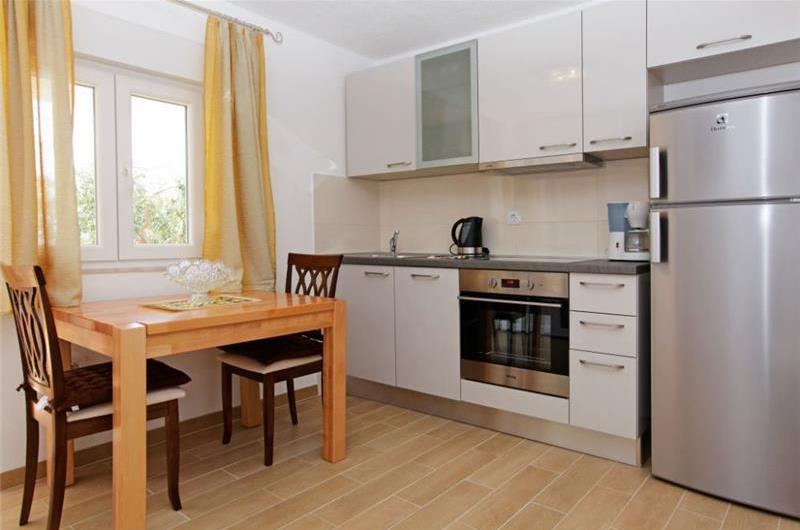8 Bedroom Villa with Pool in Bol, sleeps 16 - 20