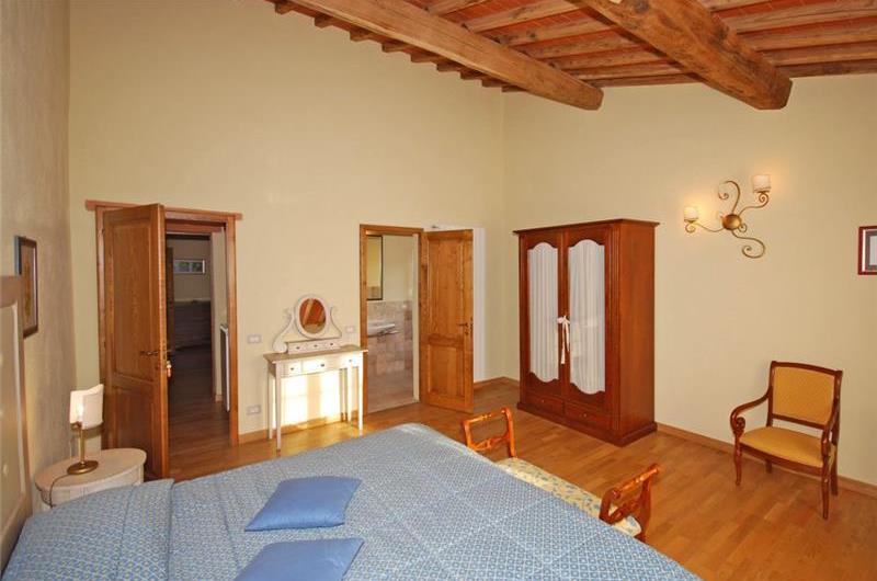 8 Bedroom Villa with Pool near San Gimignano, Sleeps 16