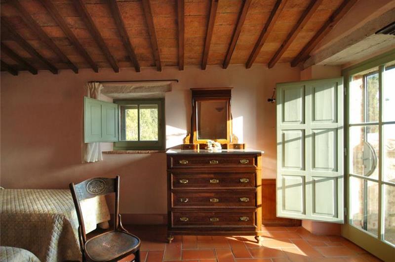 6 Bedroom Villa with Pool near Sarteano, Sleeps 12