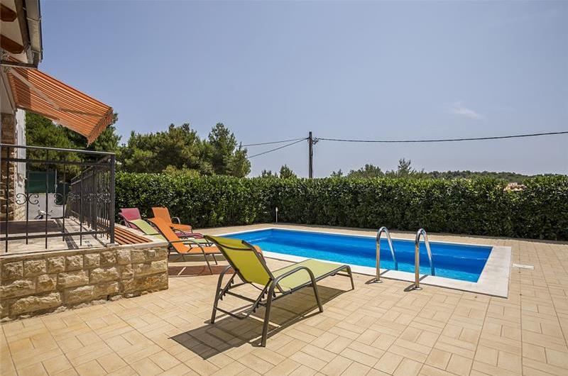 3 Bedroom House with Pool on Solta, Sleeps 6