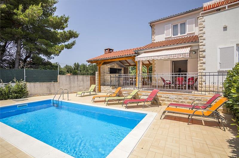 3 Bedroom House with Pool on Solta, Sleeps 6