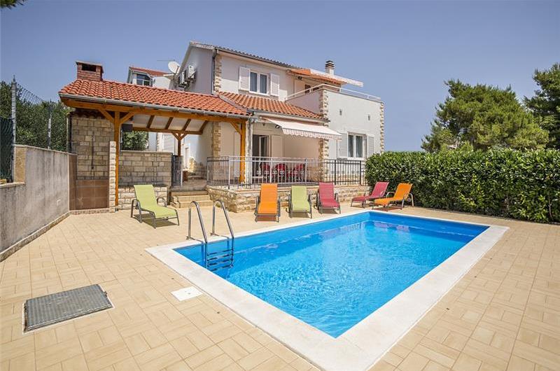 3 Bedroom House with Pool on Solta, Sleeps 6