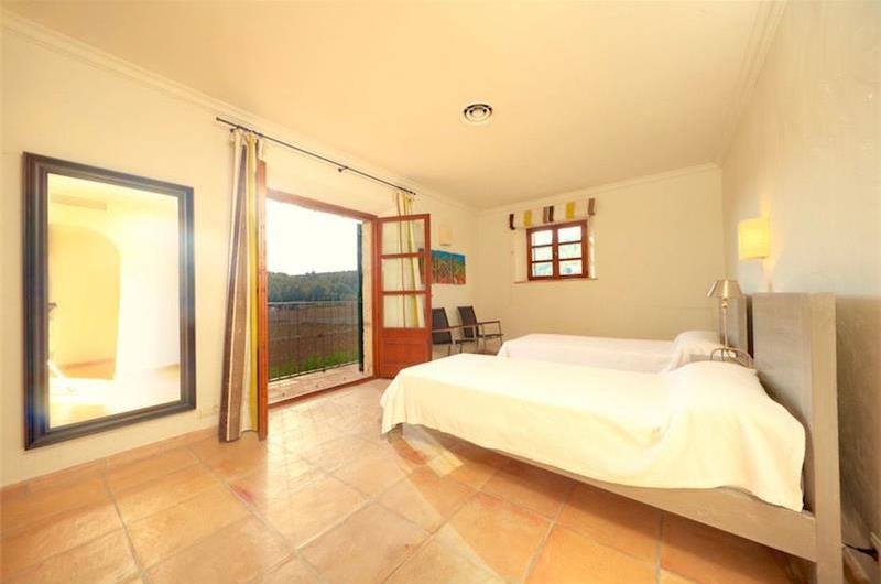 4 Bedroom Villa with Pool near Sa Pobla, Sleeps 8 -9