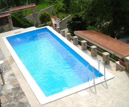 3 Bedroom Villa with Pool in Zrnovnica nr Split, Sleeps 6-8