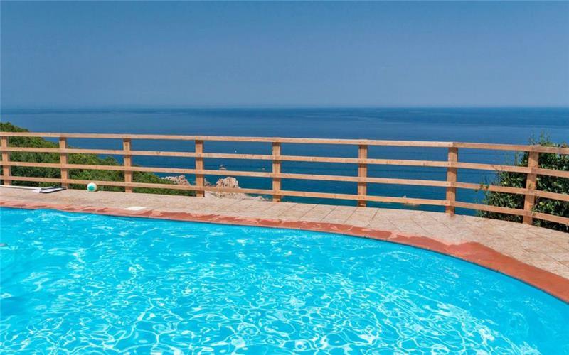 2 Bedroom Villa with Pool in Costa Paradiso, Sleeps 4-6