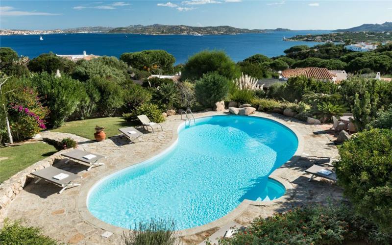 5 Bedroom Villa with Pool & Views of the Maddalena gulf in Porto Rafael, Sleeps 10