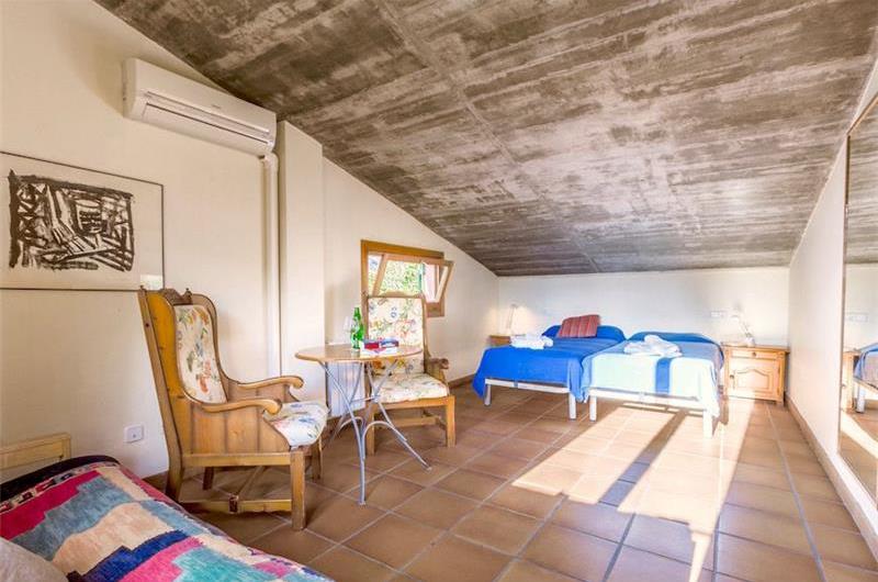 3 Bedroom Villa with Pool near Port de Pollensa, Sleeps 6