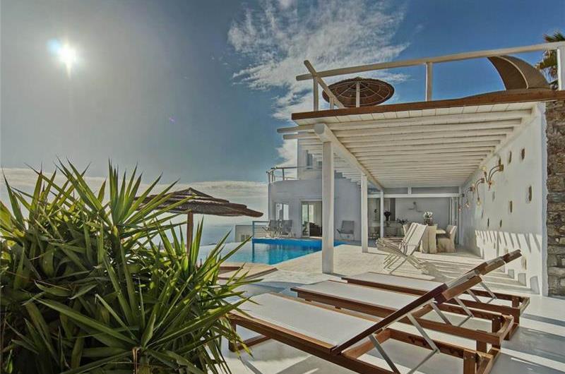 9 Bedroom Villa with Infinity Pool in Fanari on Mykonos, Sleeps 18