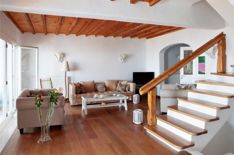 6 Bedroom Villa with Infinity Pool in Fanari on Mykonos, Sleeps 13