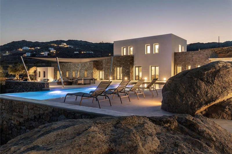 10 Bedroom Villa with Infinity Pool in Agrari on Mykonos, Sleeps 26