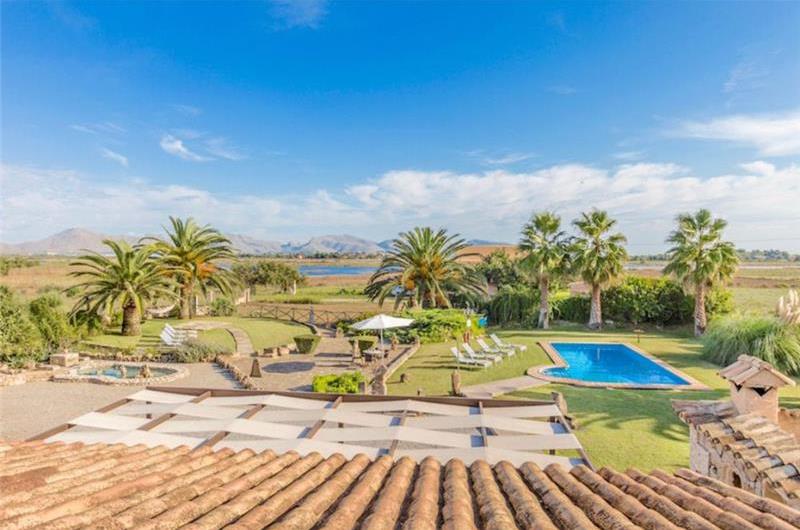 4 Bedroom Villa with Pool near Alcudia, Sleeps 8