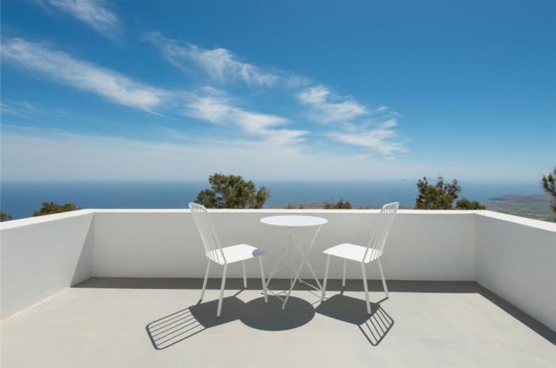 1 Bedroom Villa with Plunge Pool Jacuzzi in Pyrgos Kalistis on Santorini, Sleeps 2