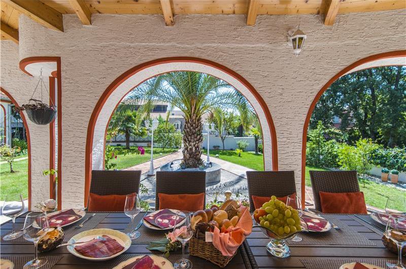 4 Bedroom Villa with Pool and Annex near Porec, Sleeps 8