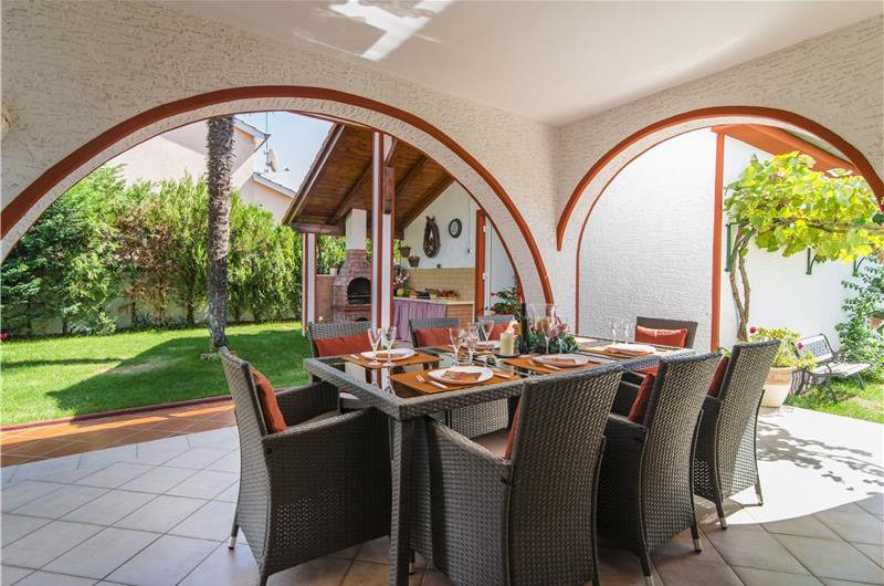 4 Bedroom Villa with Pool and Annex near Porec, Sleeps 8