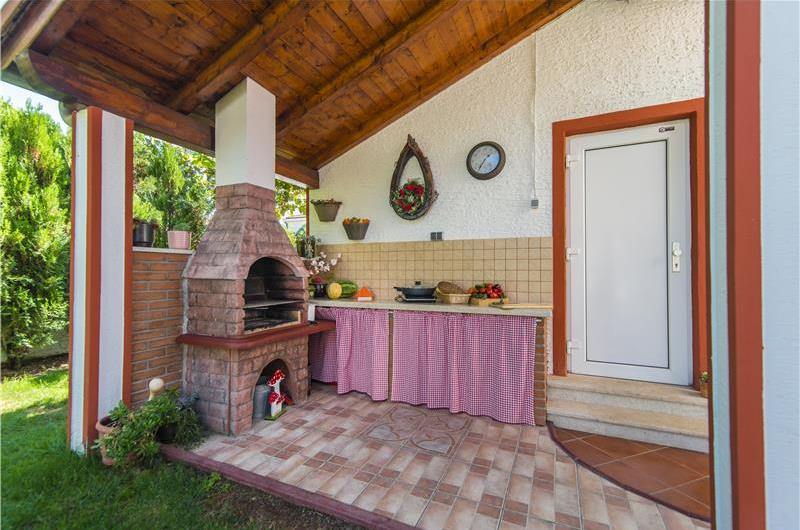 4 Bedroom Villa with Pool and Annex near Porec, Sleeps 8