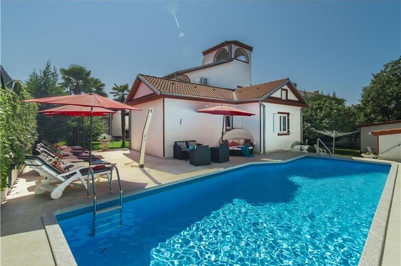 4 Bedroom Villa with Pool and Annex near Porec, Sleeps 8