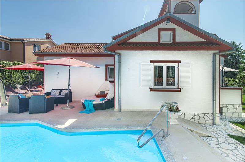 4 Bedroom Villa with Pool and Annex near Porec, Sleeps 8