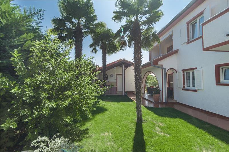 4 Bedroom Villa with Pool and Annex near Porec, Sleeps 8