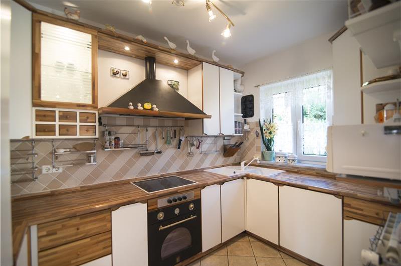 4 Bedroom Villa with Pool and Annex near Porec, Sleeps 8