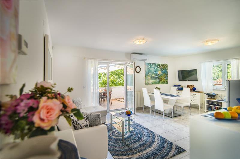 4 Bedroom Villa with Pool and Annex near Porec, Sleeps 8