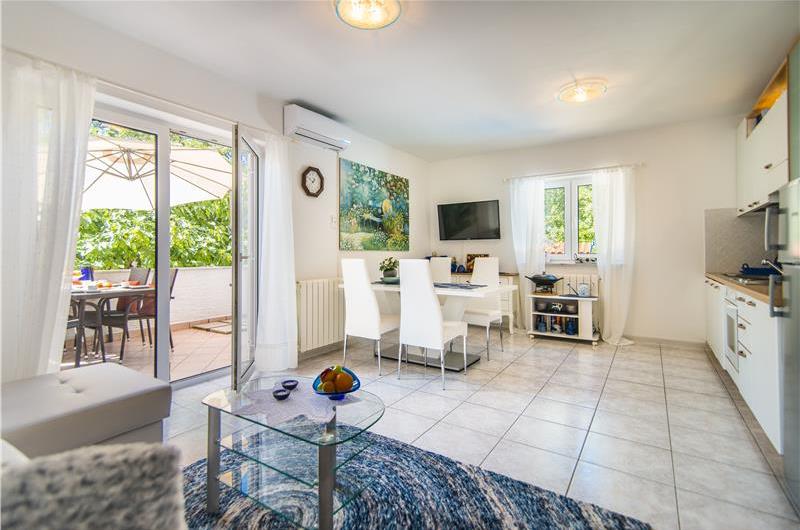 4 Bedroom Villa with Pool and Annex near Porec, Sleeps 8