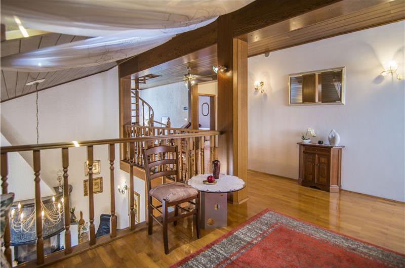 4 Bedroom Villa with Pool and Annex near Porec, Sleeps 8