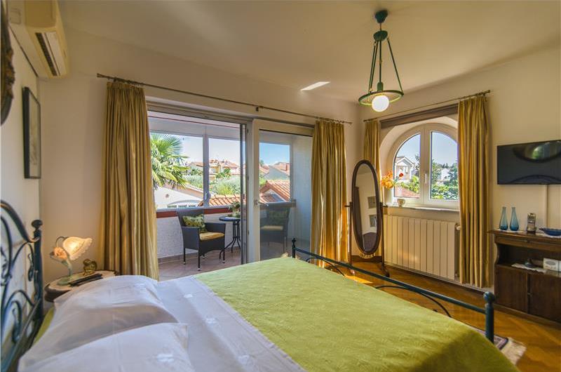 4 Bedroom Villa with Pool and Annex near Porec, Sleeps 8