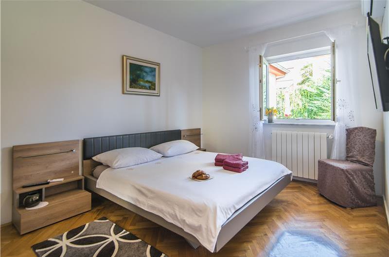 4 Bedroom Villa with Pool and Annex near Porec, Sleeps 8