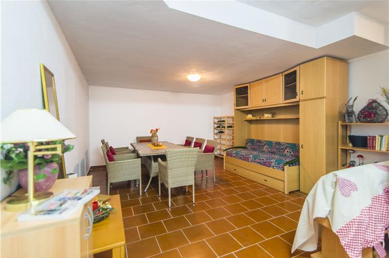 4 Bedroom Villa with Pool and Annex near Porec, Sleeps 8