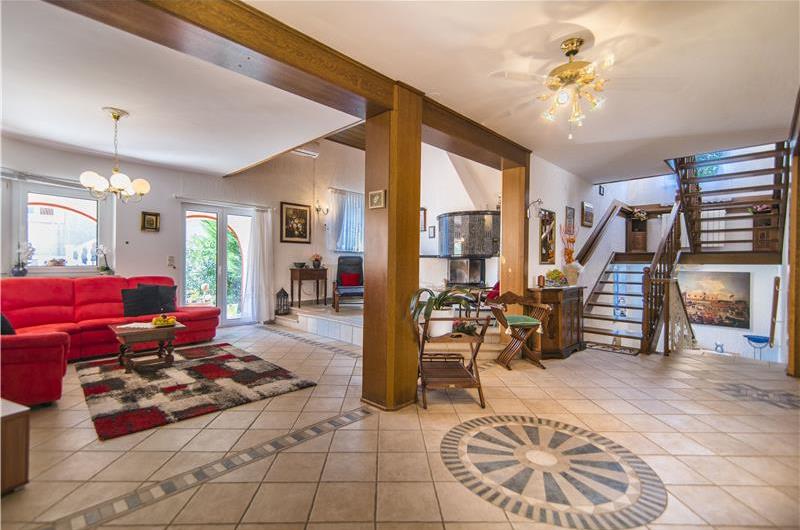 4 Bedroom Villa with Pool and Annex near Porec, Sleeps 8