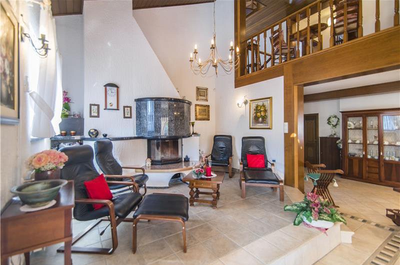 4 Bedroom Villa with Pool and Annex near Porec, Sleeps 8