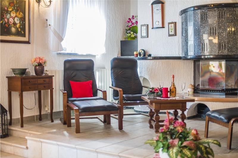 4 Bedroom Villa with Pool and Annex near Porec, Sleeps 8