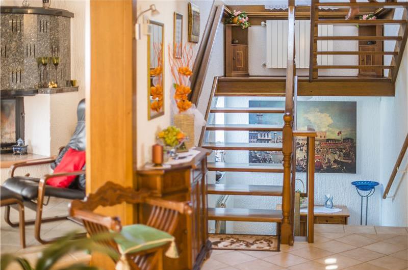 4 Bedroom Villa with Pool and Annex near Porec, Sleeps 8