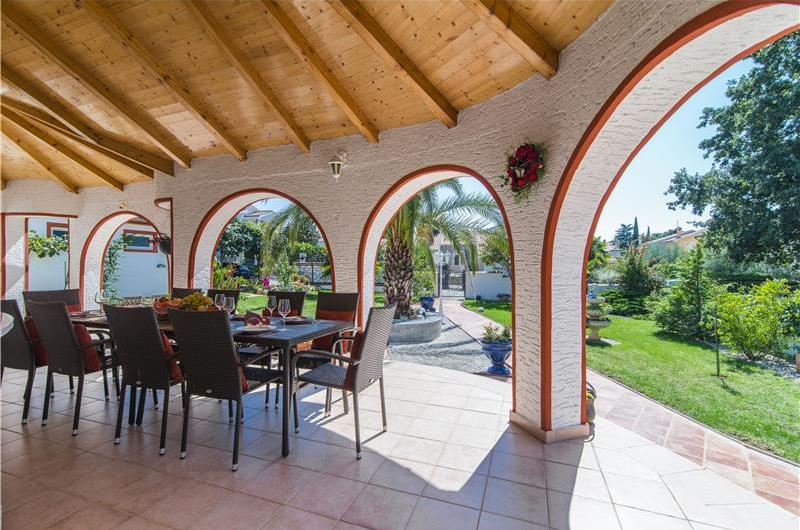 4 Bedroom Villa with Pool and Annex near Porec, Sleeps 8