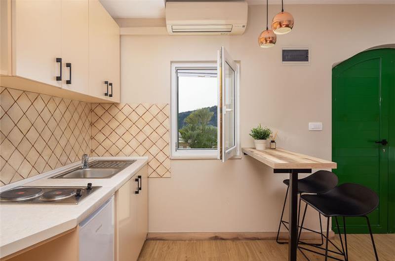 3 Bedroom Villa in Uvala Ljubljeva near Trogir, sleeps 6-7