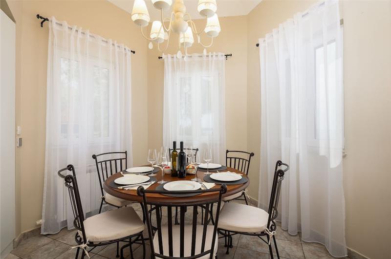 3 Bedroom Villa in Uvala Ljubljeva near Trogir, sleeps 6-7