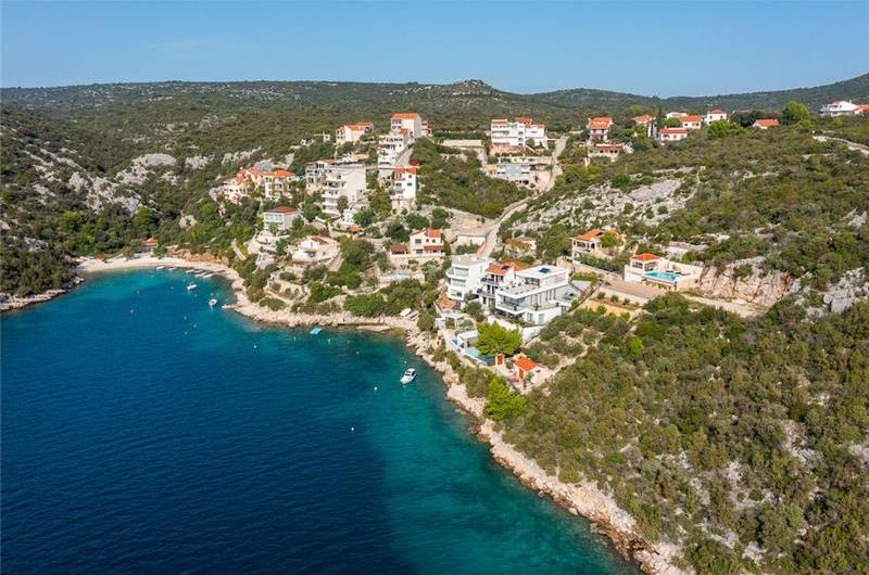 3 Bedroom Villa in Uvala Ljubljeva near Trogir, sleeps 6-7