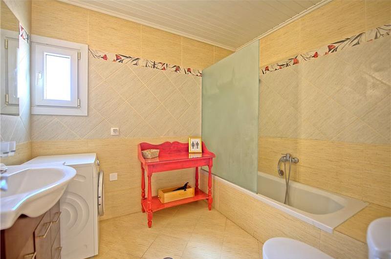 3 Bedroom Villa with Pool in Acharavi on Corfu, Sleeps 6-8