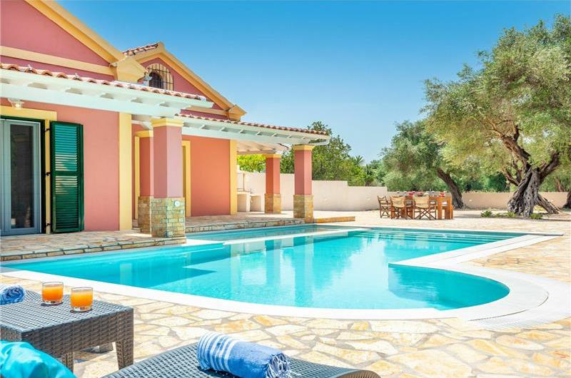 3 Bedroom Villa with Pool in Acharavi on Corfu, Sleeps 6-8